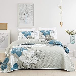 DJY 3 Pieces Quilt Set Queen Floral Pattern Coverlet Elegant Boho Bedspread with 2 Pillow Shams Lightweight Microfiber Bedding All Season (Blue, 90x96)