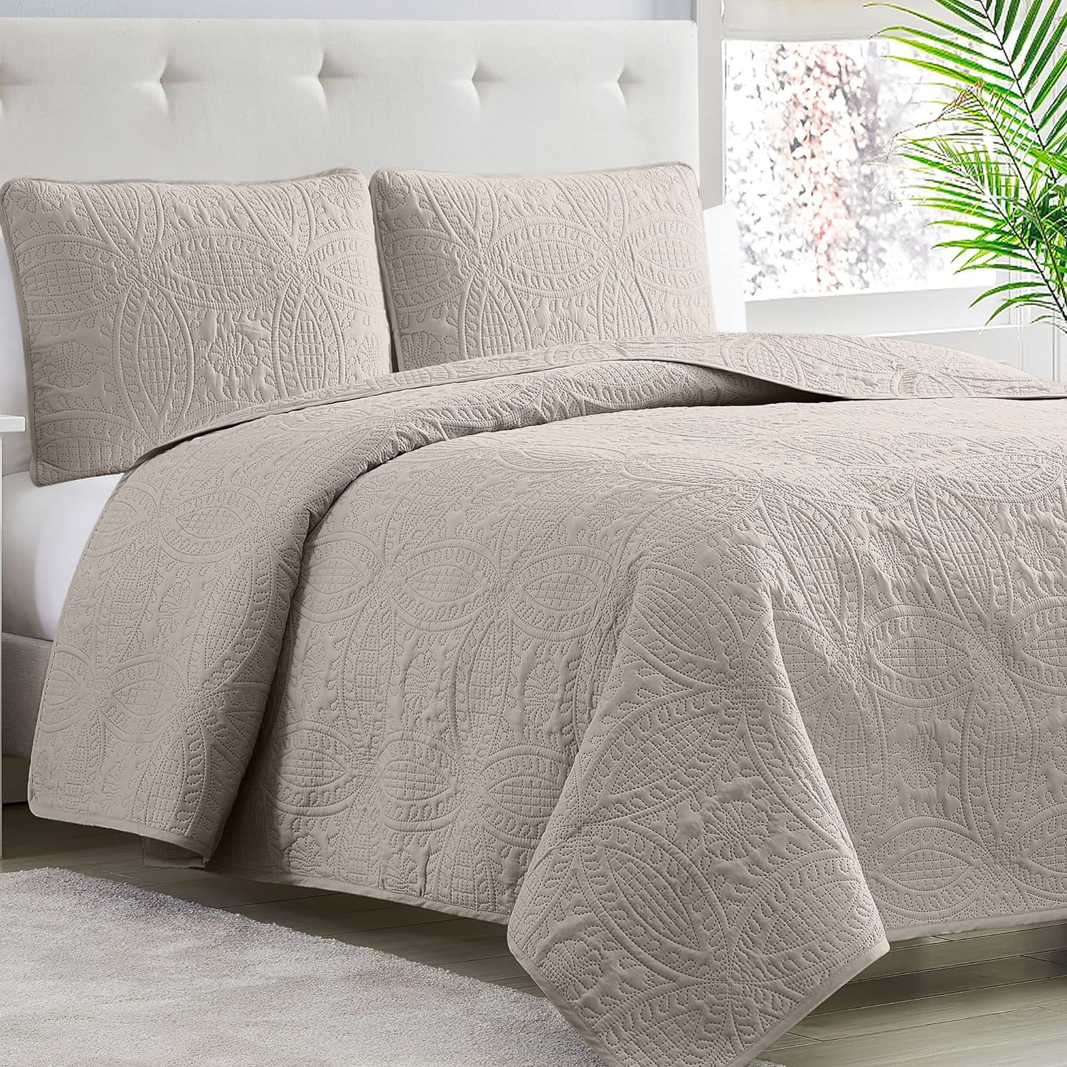 Mellanni Bedspread Coverlet Set - Bedding Cover with Shams - Ultrasonic Quilting Technology - 3 Piece Oversized Quilt Set - Bedspreads & Coverlets (Full/Queen, Beige) 