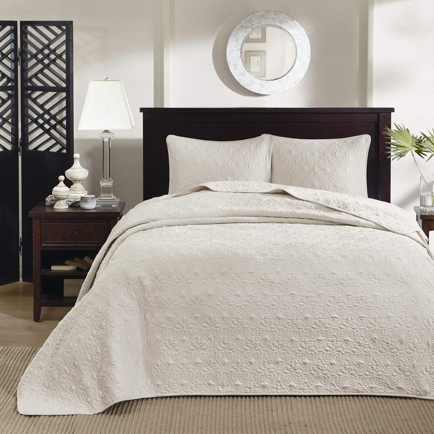 Madison Park Quebec Reversible Quilt Set Damask Design, Double Sided Stitching All Season, Lightweight Bedspread Bedding Set, Matching Sham, Cream, King(120x118) 3 Piece