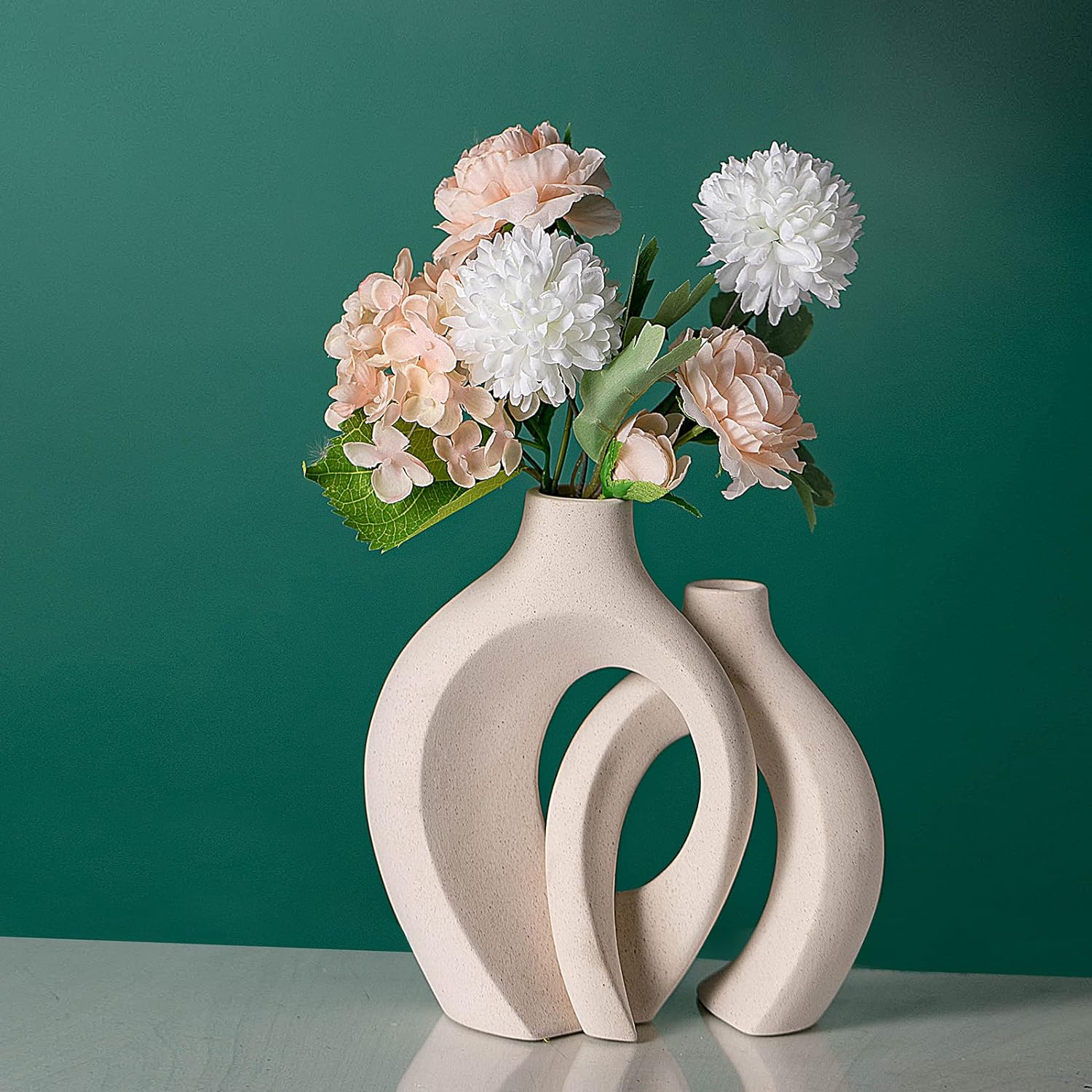 Liotww Ceramic Vases for Home Decor Set of 2, Off White Boho Small Flower Vase, Minimalist Decorative Modern Donut Vase for Living Dining Room Office Entryway Book Shelf Coffee Console Table Dcor