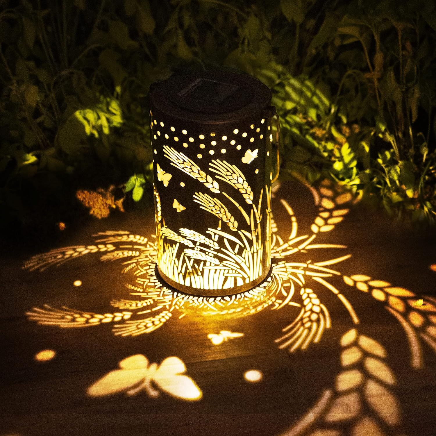 Solar Lantern Outdoor Garden Decor Hanging Solar Lantern Lights,Metal Wheat Decor Outdoor Lantern,Waterproof Led Garden Lantern for Patio, Yard, Table, Pathway(Wheats)