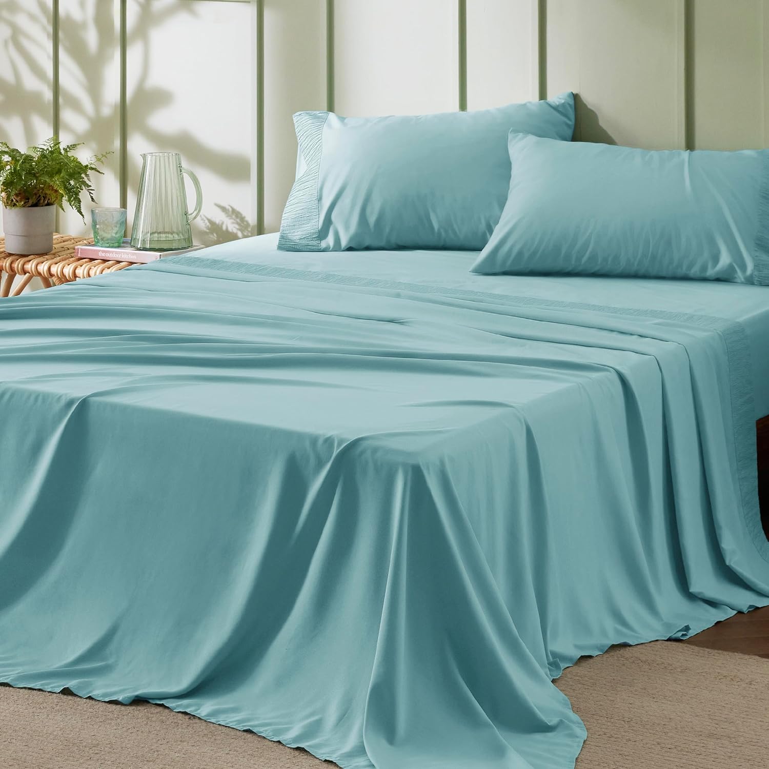Bedsure Queen Sheet Set - Soft Sheets for Queen Size Bed, 4 Pieces Hotel Luxury Spa Blue Queen Sheets, Easy Care Polyester Microfiber Cooling Bed Sheet Set
